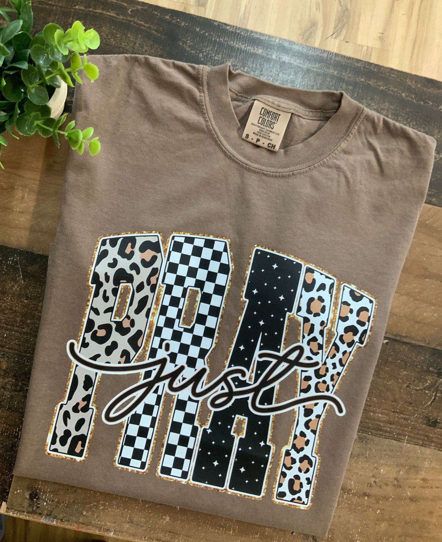 JUST PRAY TEE